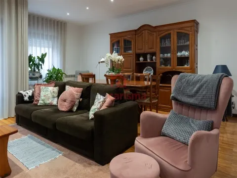 Apartamento T3 no centro de Vila das Aves, Santo Tirso