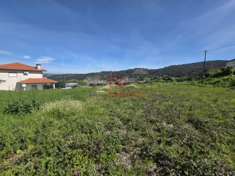 Lote de terreno com 960m2 em São Mamede de Negrelos, Santo Tirso
