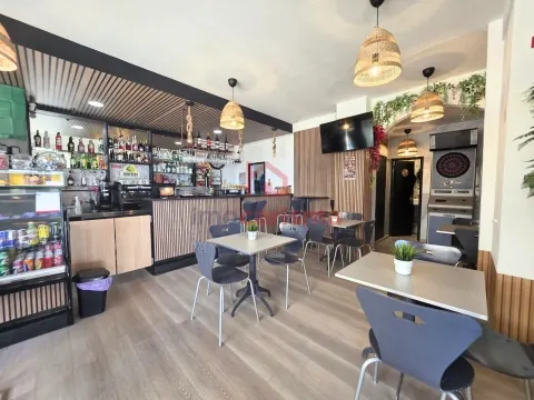 Trespasse "Café Naum" em frente à praia em Aver-o-Mar, Póvoa de Varzim 