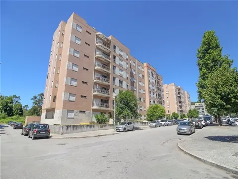 T2 mobilado e equipado para arrendamento - Valongo