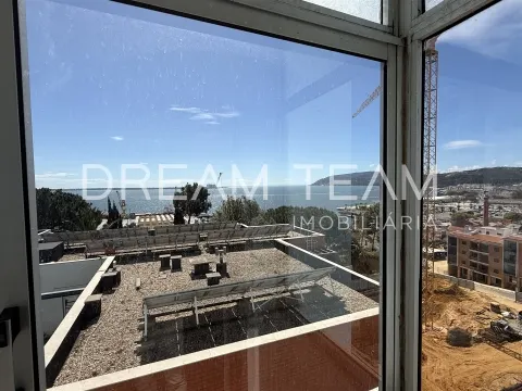 Apartamento T4 com Vista Rio - Bairro Santos Nicolau - Setúbal