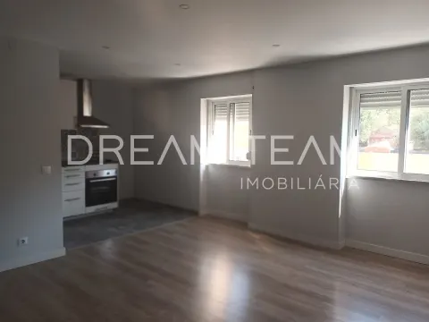 Apartamento T2 Remodelado Setúbal - Qta. Alves da Silva