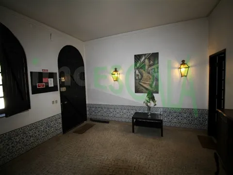 Moradia T6 no centro de Almeirim | Quintal, Terraço e Garagem