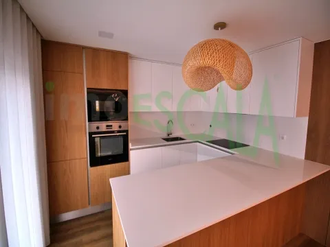 Apartamento T3 c/ Terraço