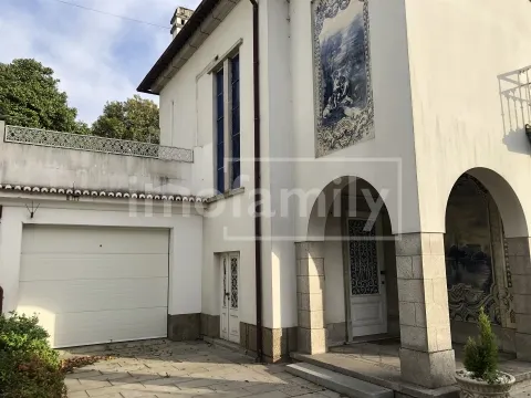 Moradia Individual T4 Centro Histórico Guimarães