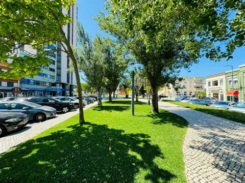 T0 em Buarcos com terraço privativo