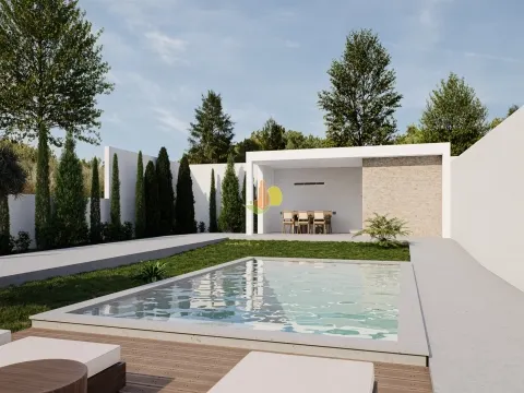 M4 Detached - Single storey with swimming pool