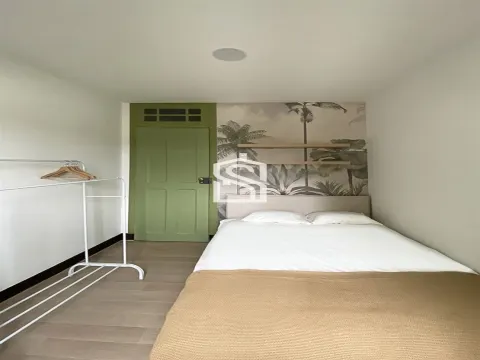 Building >=10 Bedroom