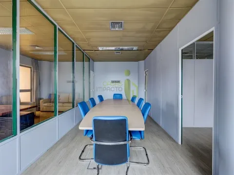 Escritorio para arendamento em Algés