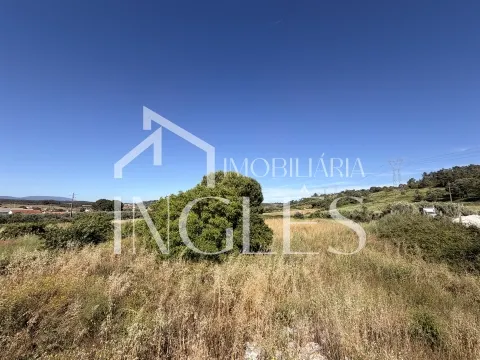 Lote terreno de 1.441m² com poço 