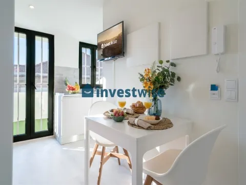 Rehabilitated Building With 4 Units And AL Licence