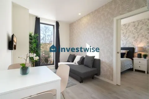 Modern Arquitecture Building With 13 Units In Downtown With Airbnb Licence