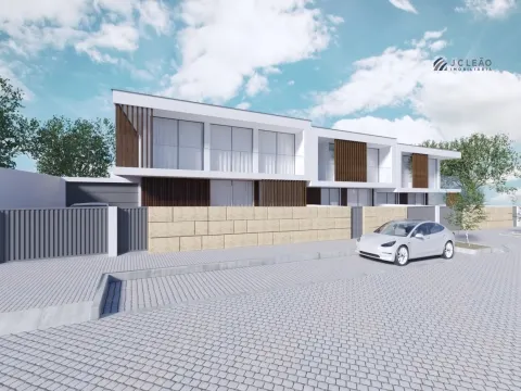 3 bedroom villa with 3 fronts in Labruge.