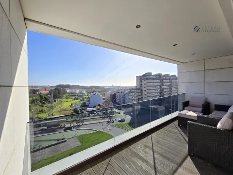 Apartamento T3 com vista mar