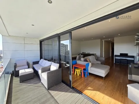 Apartamento T3 com vista mar