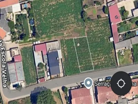 Terreno Urbano para construção de Moradia de 3 frentes em Paiço - Lavra