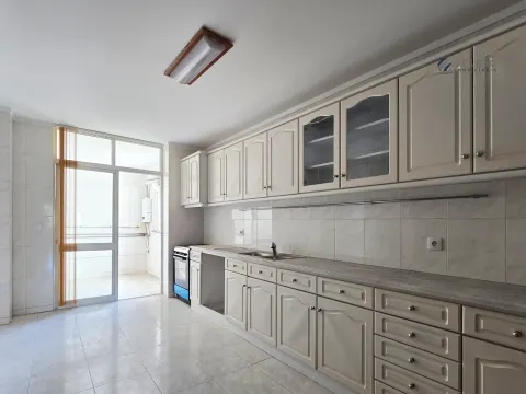 Apartamento T3+1 em S. Mamede de Infesta