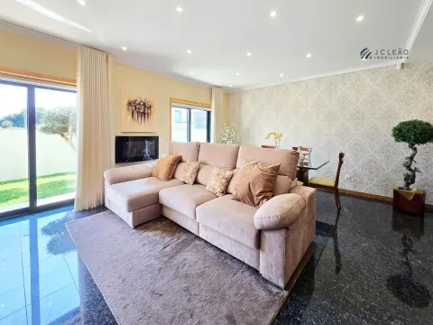 Semi-detached house T3+1