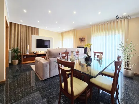 Semi-detached house T3+1