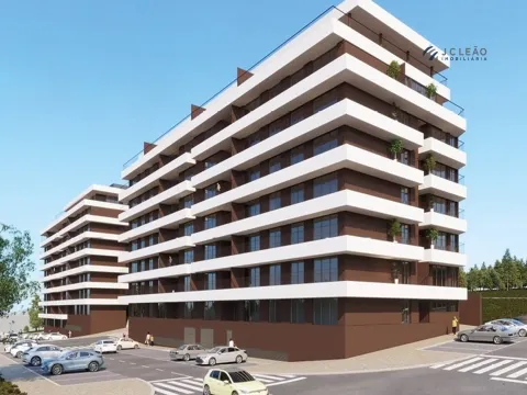 Apartamento T3 em fase de construcao no parque da cidade de Paredes