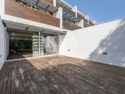 4+1 bedroom house located in a private condominium