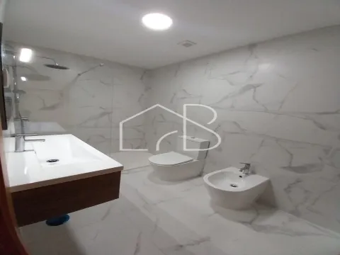 Venda de T4 remodelado no centro de Braga, para investimento!