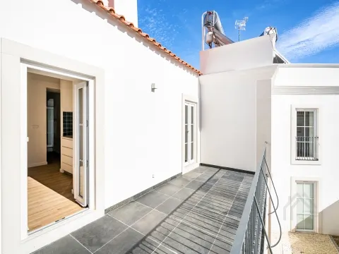 Apartamento T3+1 duplex com varanda - Alcochete