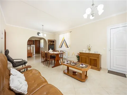 Moradia T4+1 Isolada || Garagem|| Anexos || Santiago de Litém