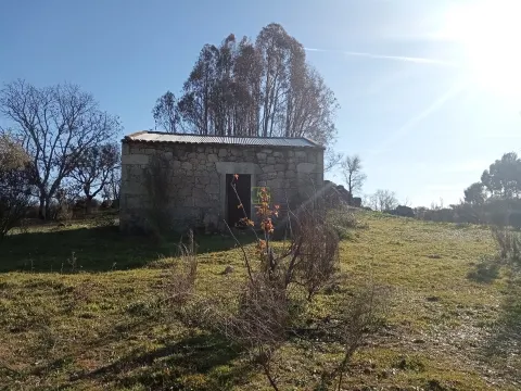 Ausgezeichnetes Grundstück mit 76840m2 in Aldeia das Águas, Penamacor.