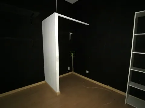 Loja com 30m2 no Centro Comercial S. Tiago