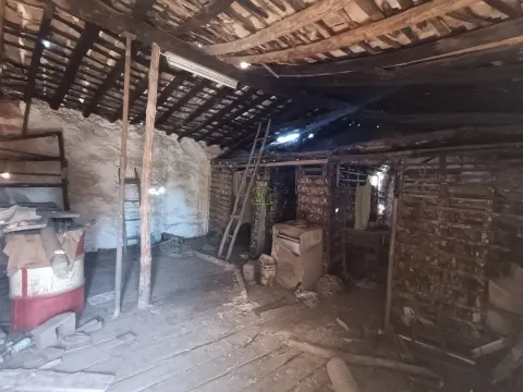 Moradia Geminada para renovar