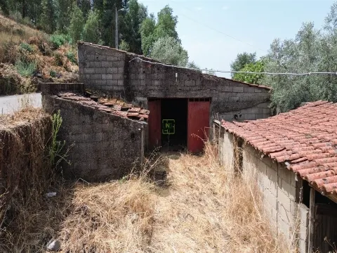 Ländliches Grundstück in Aranhas