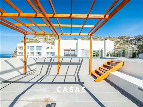 APARTAMENTO T3 com Piscina Privada e Vista Panorâmica Sobre o Oceano | Ilha da Madeira