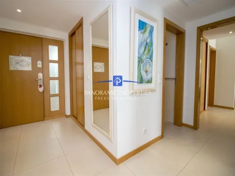 EXCLUSIVE    Elegantly presented two-bedroom apartment
