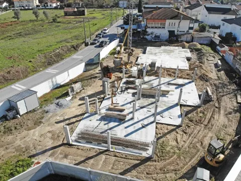 Moradias Geminadas T3 em Povoa de Abravese , Viseu