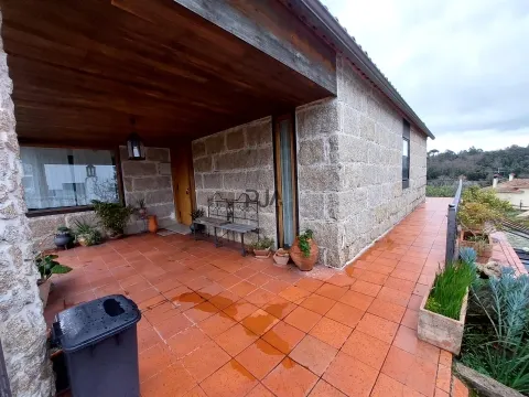 Moradia T8 em Ínsua, Penalva do Castelo