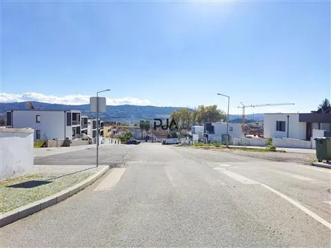 Lote de terreno para construção de moradia em Penalva do Castelo
