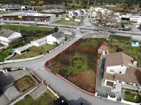 Lote de terreno com duas moradias aprovadas em Pascoal, Viseu