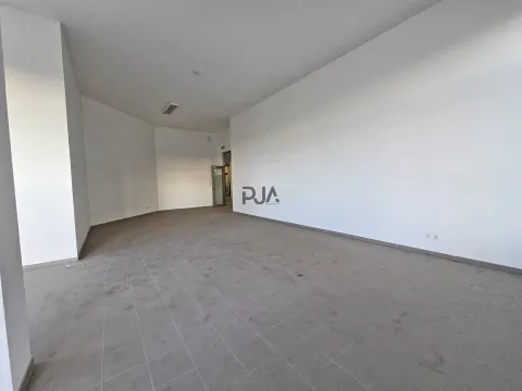 Loja comercial para venda em Viseu