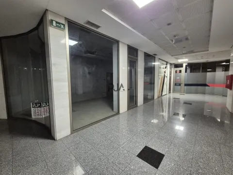 Loja comercial para venda em Viseu