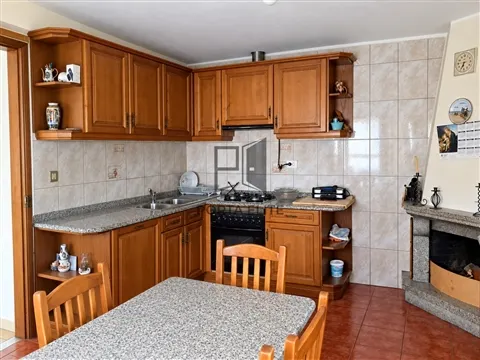 Andar de moradia T2 mobilado em Mosteiro de Silgueiros, Viseu