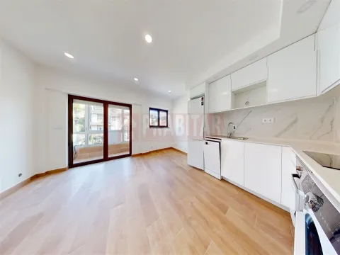 APARTAMENTO T1 MODERNO E A ESTREAR – SOLUM / SANTO ANTÓNIO DOS OLIVAIS. 