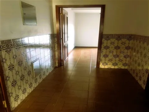 Apartamento T1 para arrendar na Av. Afonso Henriques, Celas, Coimbra