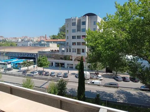 ESCRITÓRIO COM APARCAMENTO EM PLENA BAIXA DE COIMBRA