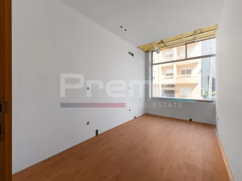 Apartamento T1+2 / Rua do Agueiro, Vila Nova de Gaia / Venda/ 215000€
