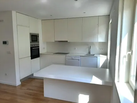 Moradia T2 com jardim com 120 m2, Aldoar