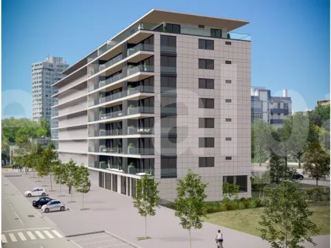 Apartamento T2 com garagem individual e varanda, Boavista