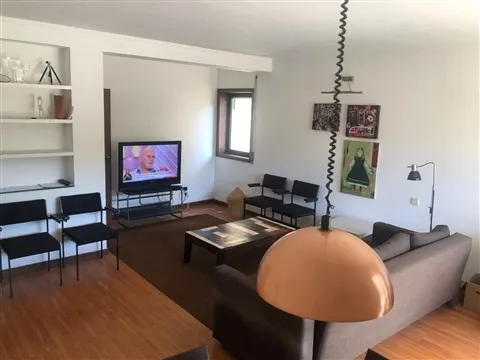 Apartamento T3 mobilado, com terraço com 112 m2, Foz do Douro