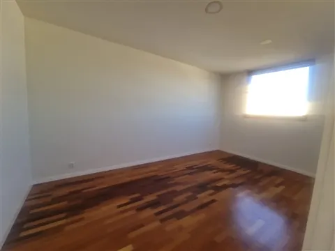Apartamento T1 remodelado, com lugar de garagem, Matosinhos Sul