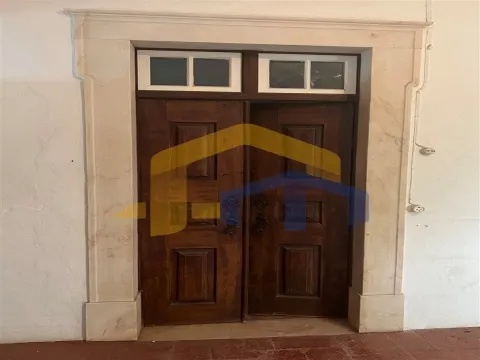 Prédio em Propriedade Total à Venda no Coração de Estremoz